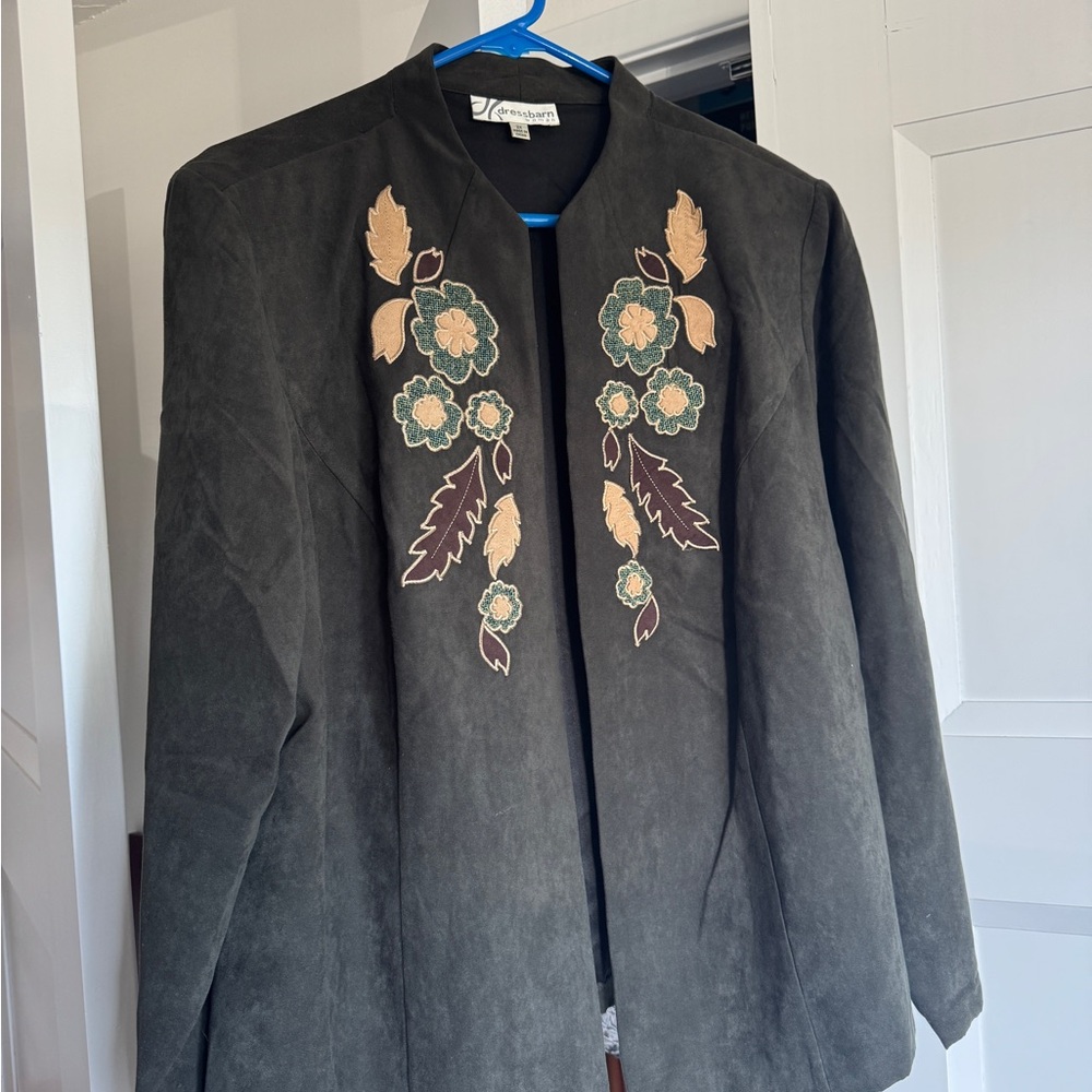 Blazer/Jacket with Floral Embroidery